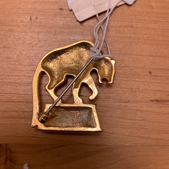 Lion brooche - Picture 2 of 2